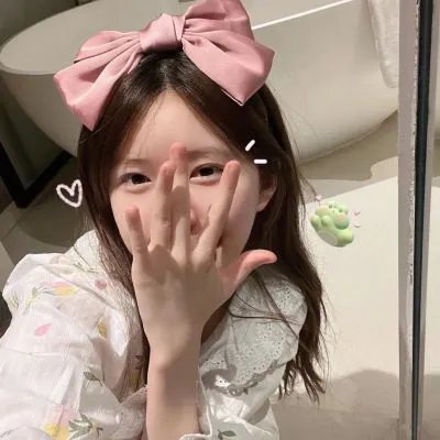 庇护棕榈树下